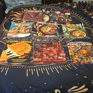 Magazine Set - Assorted Covers (Black)